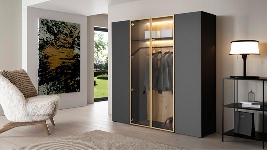 Antracyt, szmaragd czy kobalt? Modne kolory w meblach i aranżacji wnętrz